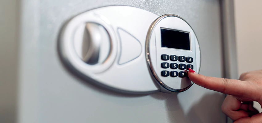 Jewelry Safe Cracking in Williams, California